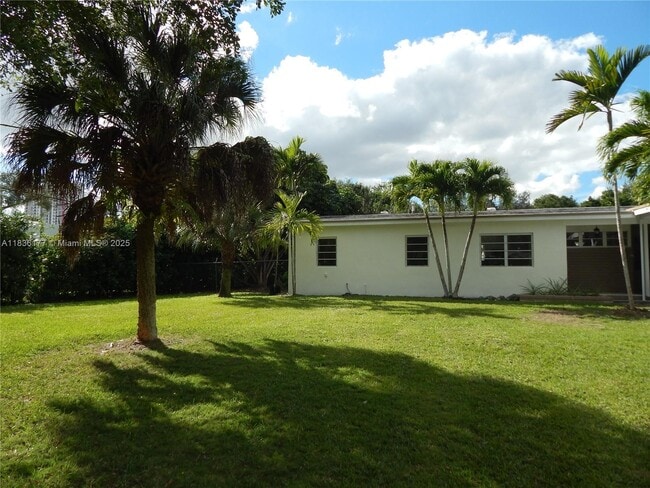 Primary Photo - 7800 SW 69th Ave