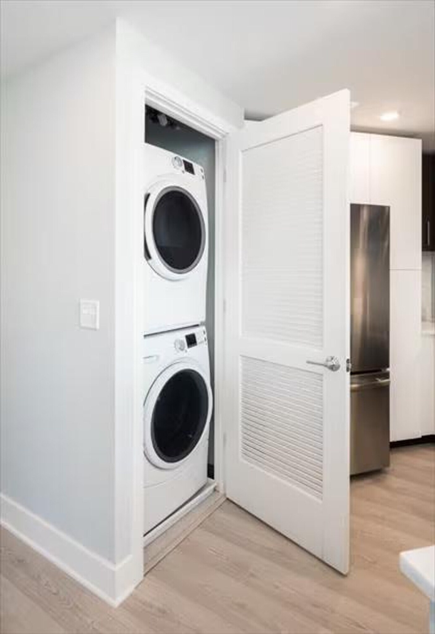 Building Photo - 4836 Rugby Ave