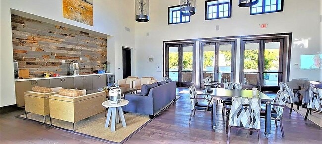 Building Photo - 2 Adelfa St