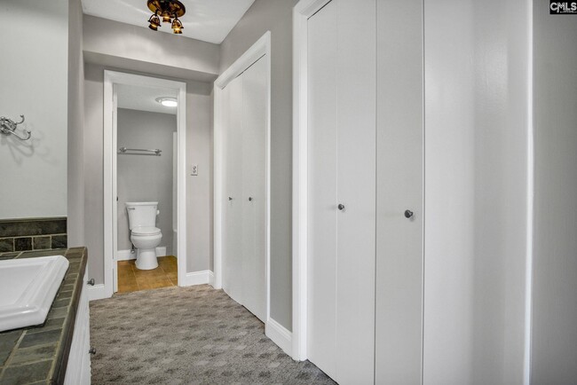 Building Photo - 1825 St Julian Pl