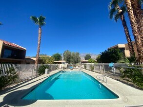 Building Photo - Palm Springs 3 br 3 bth on Golf Course
