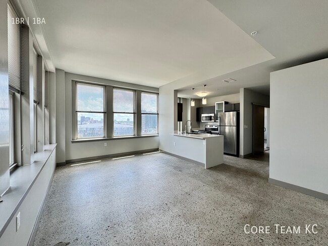 Building Photo - 1121 McGee St