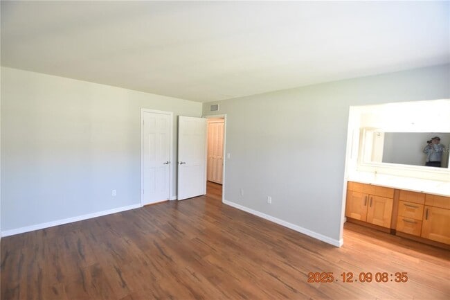 Building Photo - 3402 Latania Dr