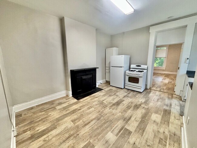 Building Photo - 524 N 26th St