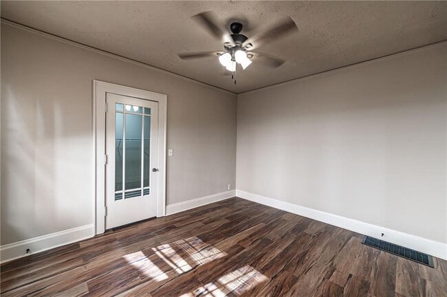 Building Photo - 1029 Katherwood Dr SW