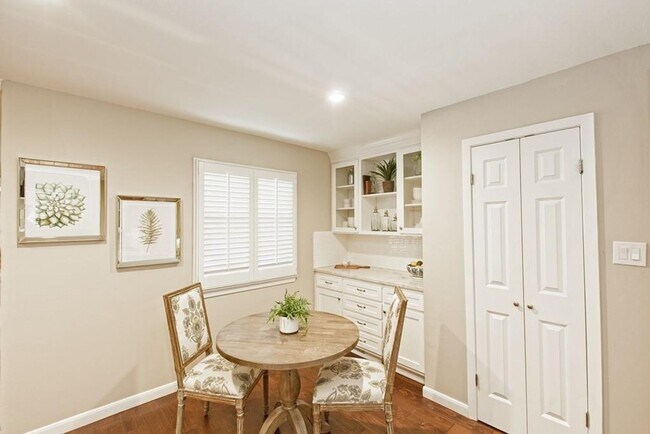 Building Photo - 1307 Glen Cove Dr