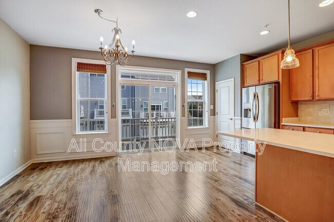 Building Photo - 2908 Pinebrook Rd