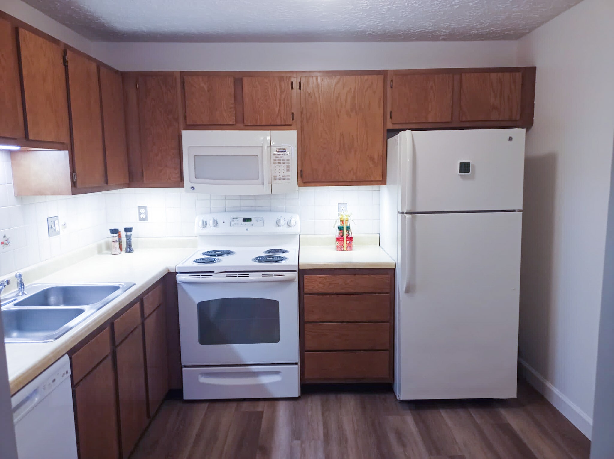 Kitchen - 1203 Dutilh Rd