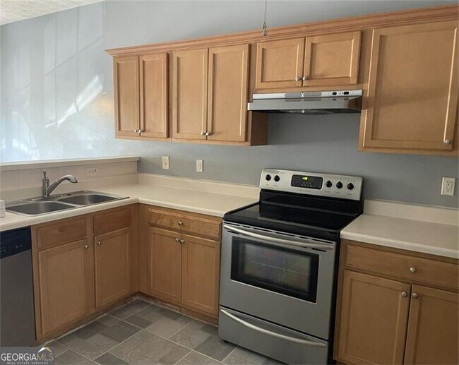 Building Photo - 2818 Village Trce