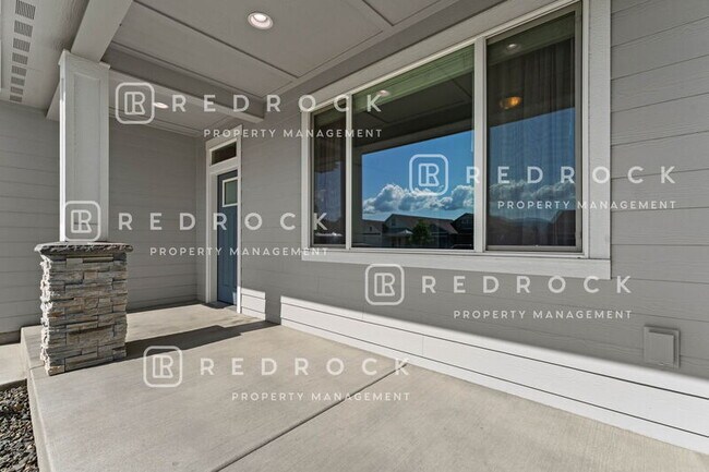 Building Photo - 1725 N Meyers Ct