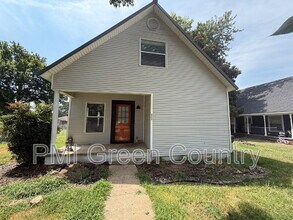 Building Photo - 212 W Pecan St