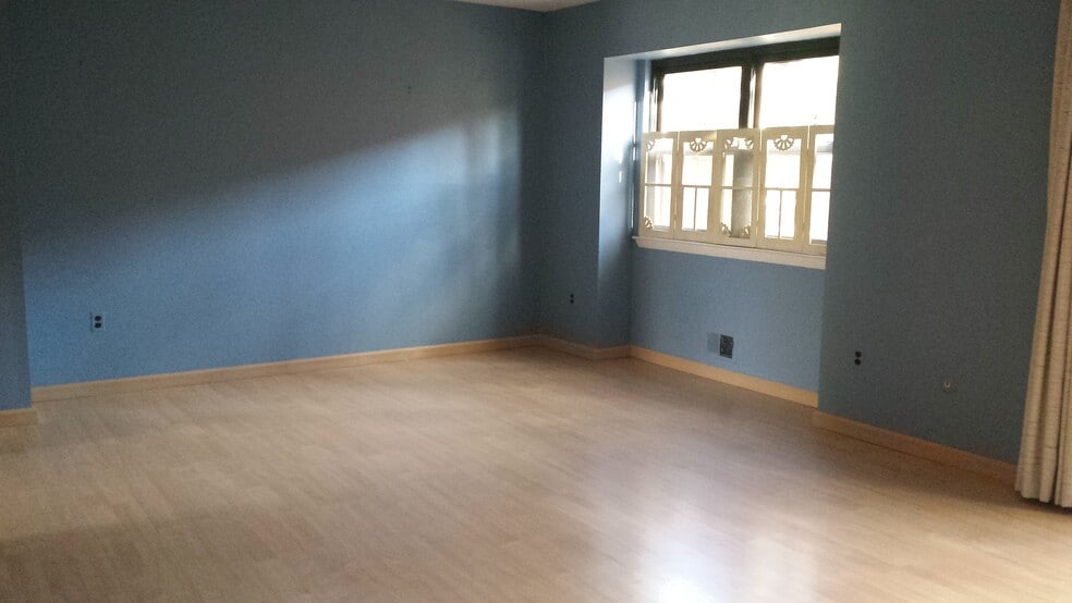 Building Photo - 1202 Merrywood Dr