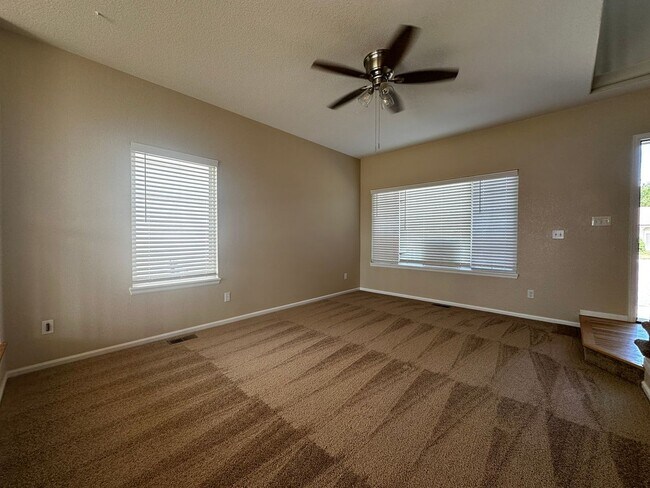 Building Photo - Large 2-story home with 3 bedrooms up plus loft!  Finished basement!