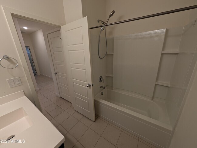 Building Photo - 2769 E Fossil Rdg Rd