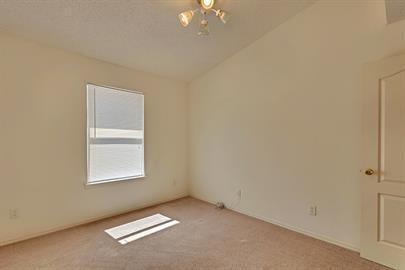 Building Photo - Single story 3 bedroom 2 bath home with REFRIGERATED AIR.