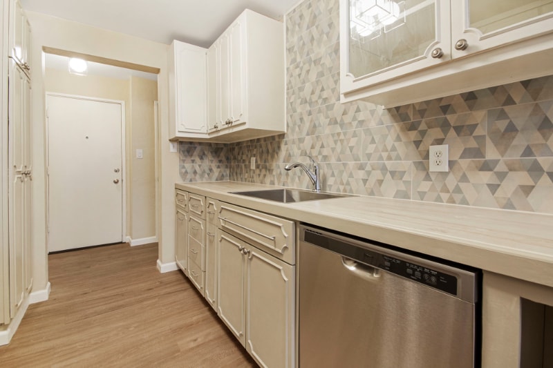 Building Photo - 1375 N Williams St