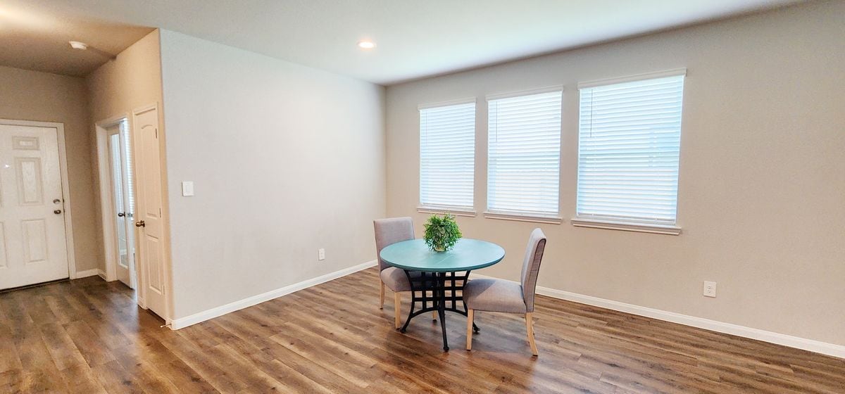 Building Photo - 5759 Cerrillos Dr