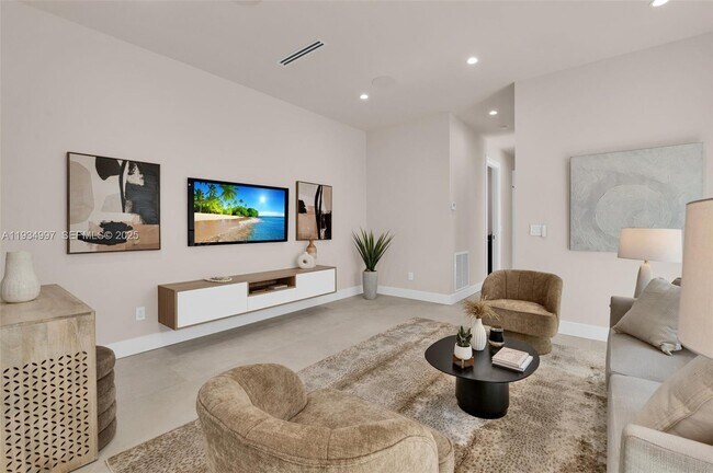 Building Photo - 921 NE 17th Terrace