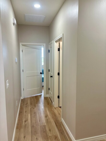Building Photo - 11075 Tierra Santa Dr