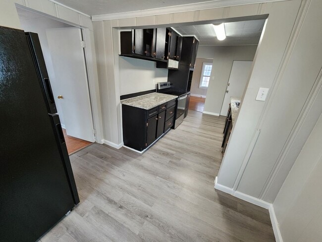 Building Photo - Spacious 3-Bedroom, 1-Bathroom Home AVAILABLE NOW!!