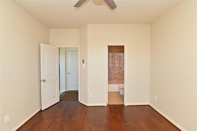Building Photo - 5215 Field Briar Ln