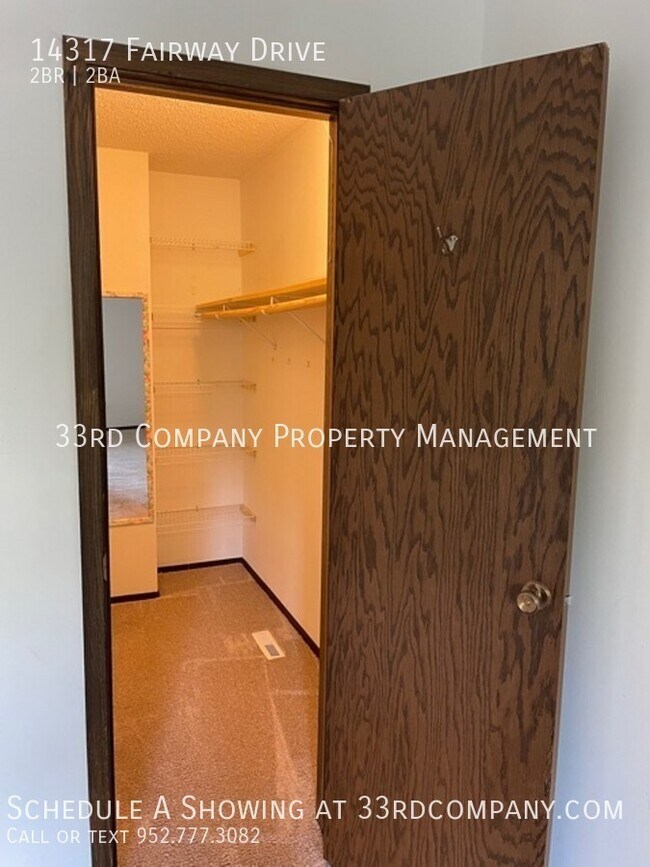 Building Photo - Eden Prairie 2 Bed/2Bath Condo!