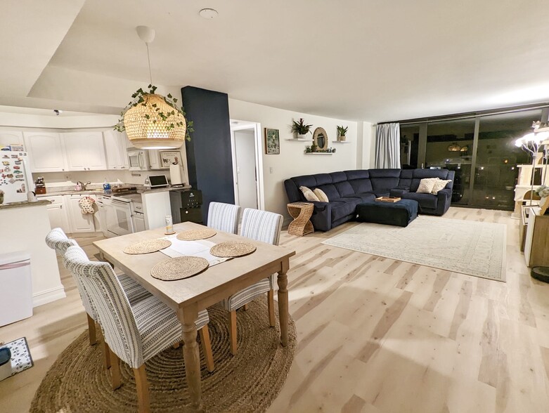 Building Photo - 3031 N Ocean Blvd