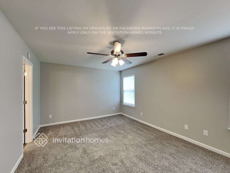 Building Photo - 10736 Glenluce Ave