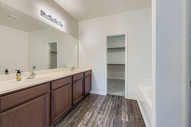 Building Photo - 4931 Monarch Falls Ln