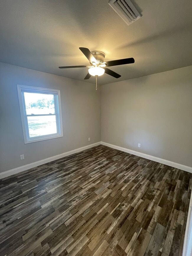 Building Photo - Available May!