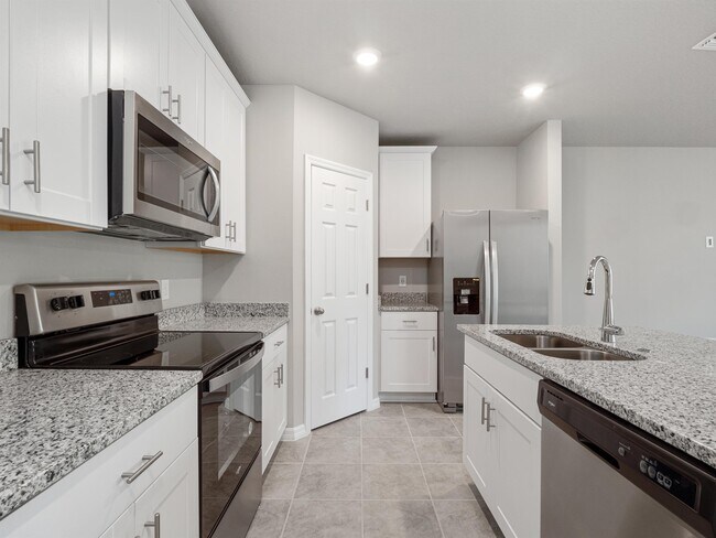 Building Photo - 658 Legacy Lp