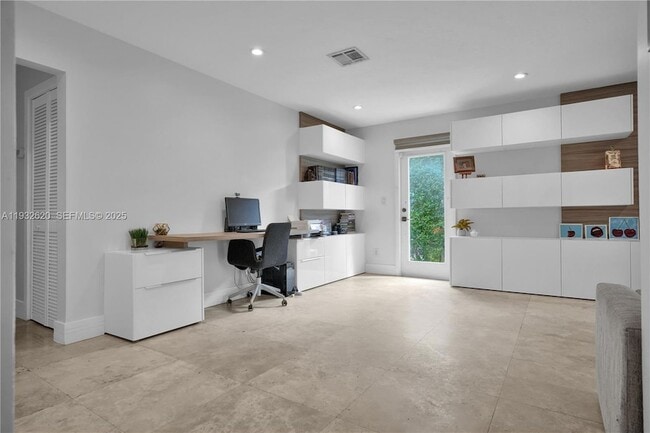 Building Photo - 2101 NE 211th Terrace