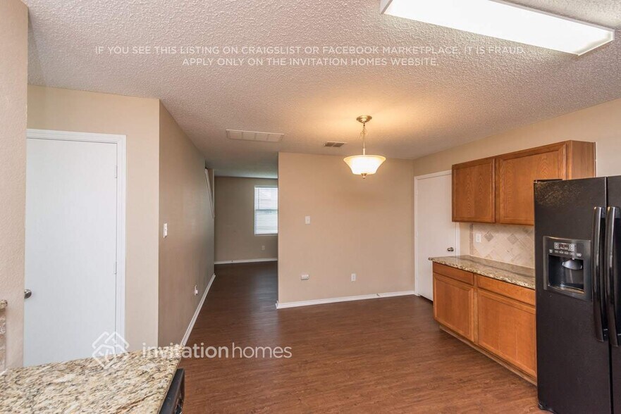 Building Photo - 3450 Post Oak Dr