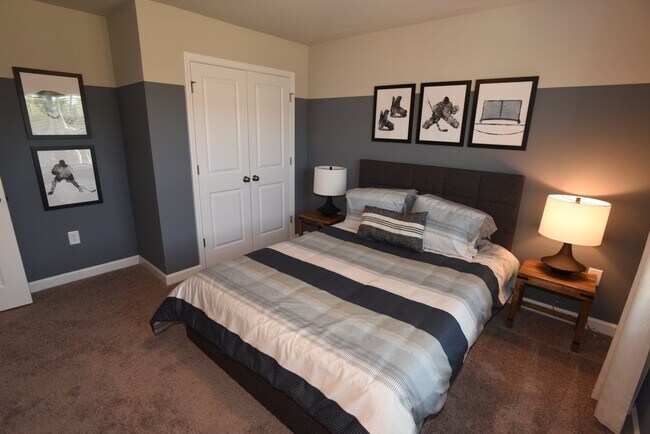 Building Photo - FURNISHED: Previous Model Home, For Rent 3 bedrooms/2.5 baths/2nd Floor Family Room w/kitchenette...