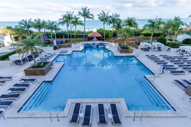 Building Photo - 4775 Collins Ave