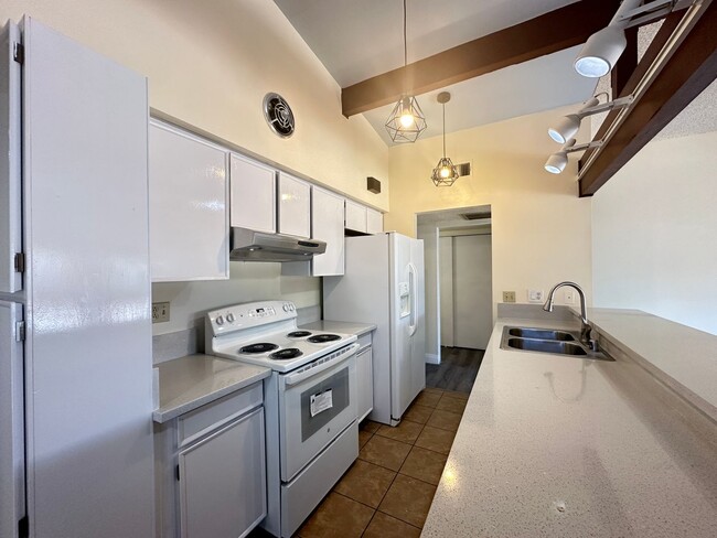 Building Photo - Washington & Jones