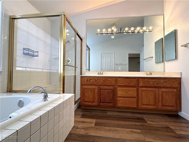 Building Photo - 7913 Waterfalls Ave