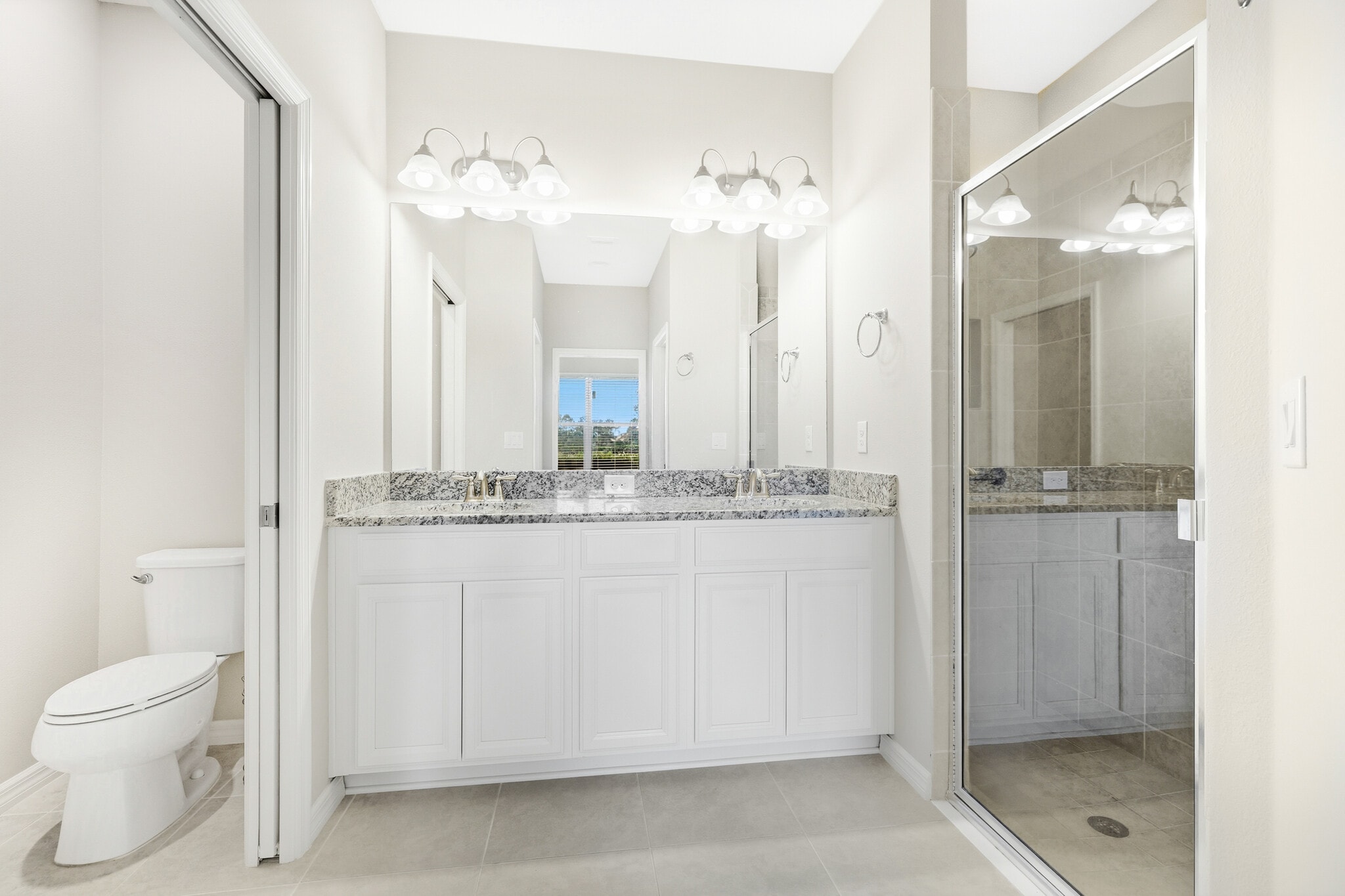 Building Photo - 12710 Sorrento Way