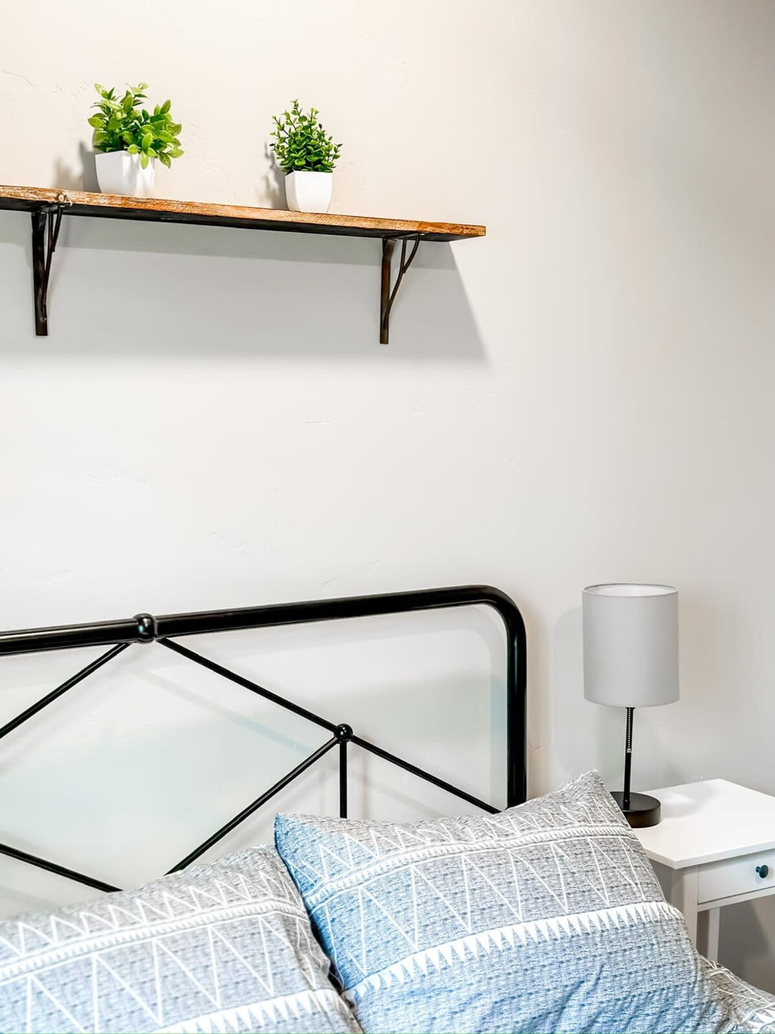 Building Photo - 1800 W Idaho St