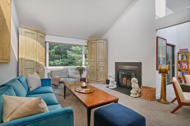 Building Photo - 61 Whitney Glen Dr