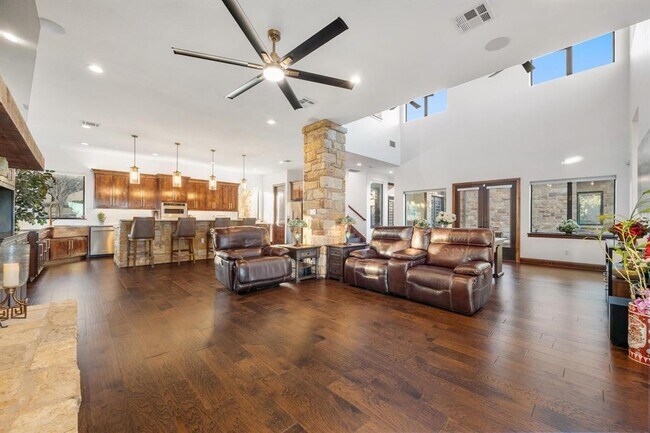 Building Photo - 13017 Luna Montana Way S
