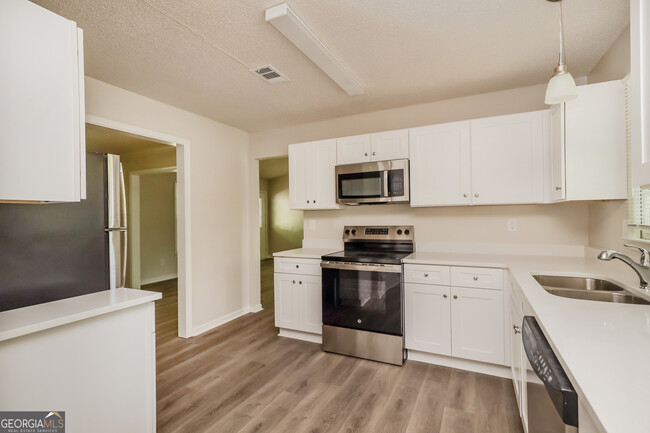 Building Photo - 1147 Crystal Springs Trail