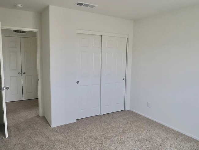 Building Photo - 67411 Rio Rosalia Dr