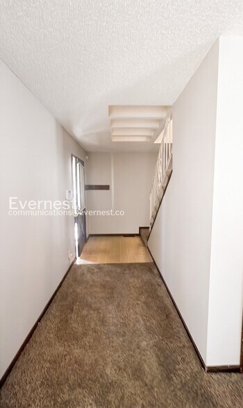Building Photo - 2356 S Crysler Ave