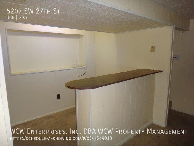 Building Photo - 5207 SW 27th St