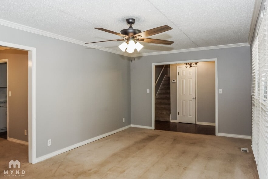 Building Photo - 11313 Mountain Crest Dr SE