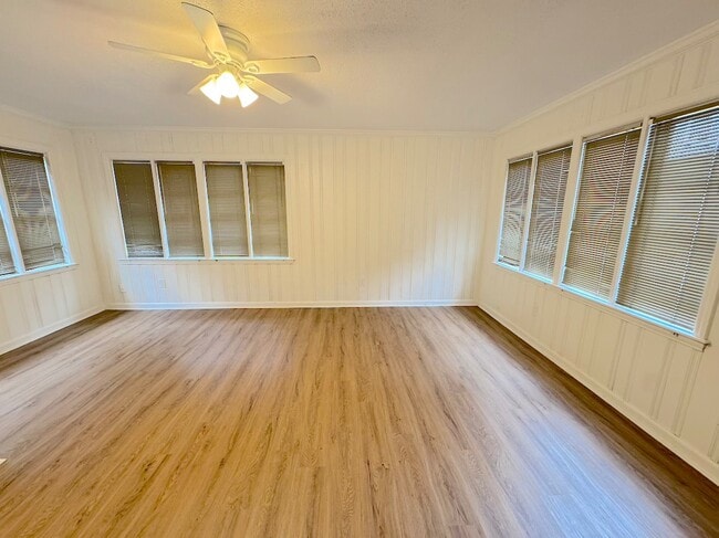 Building Photo - 1406 E 51st St