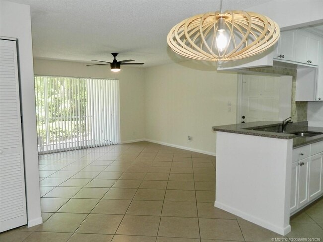 Building Photo - 2506 SE Anchorage Cove