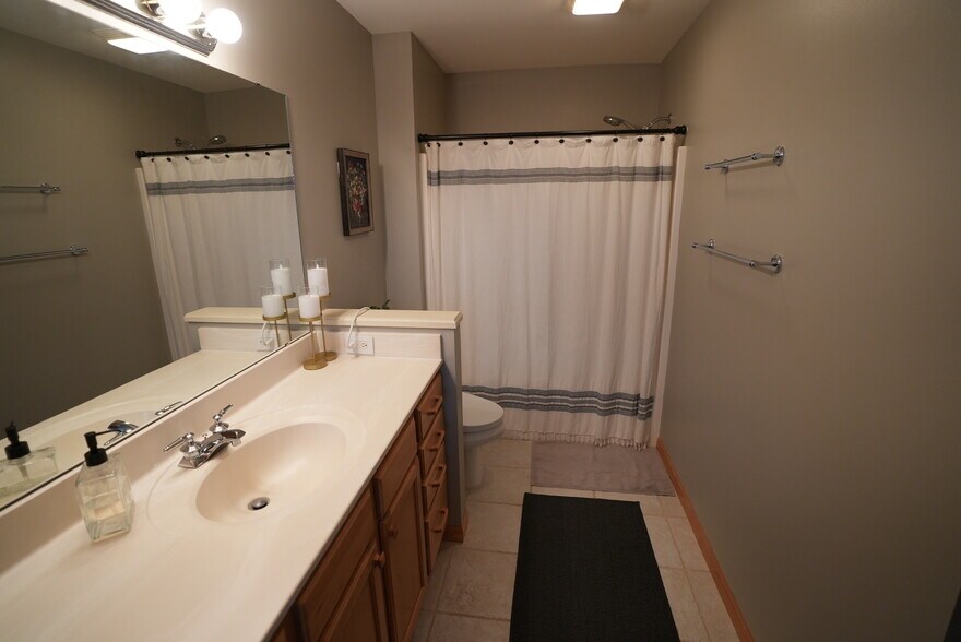 2nd bedroom full bathroom - 54 Wood Brook Way