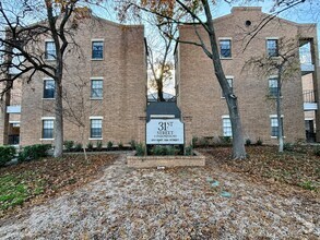 Building Photo - West Campus 2/2 Condo